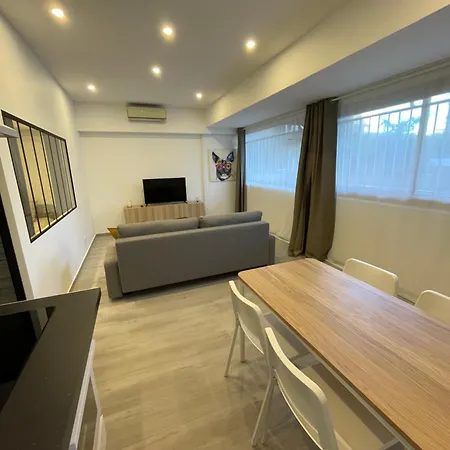 New Flat 1 Min From And Sea ! דירה *